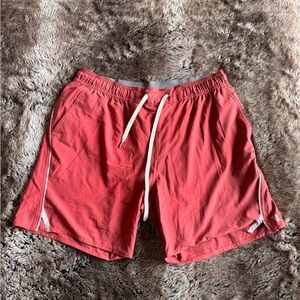 Vuori shorts - size Large